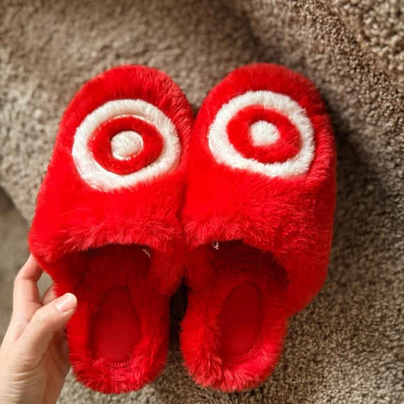 Target Fuzzy Slippers - Picture 3 of 4